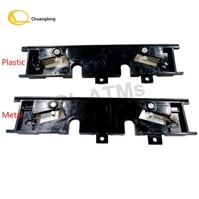 445-0582423 4450582423 ATM Spare Parts NCR S1 Plastic Cassette Truck Door With Pusher Assy NCR Cassette Pusher